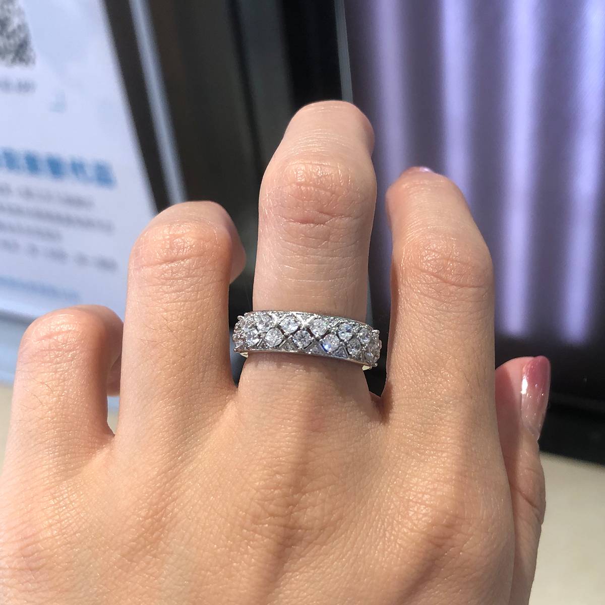 Light Luxury S925 Silver Plated Platinum Women's Ring Customized Selection Side Stone Moissanite 2.1ct